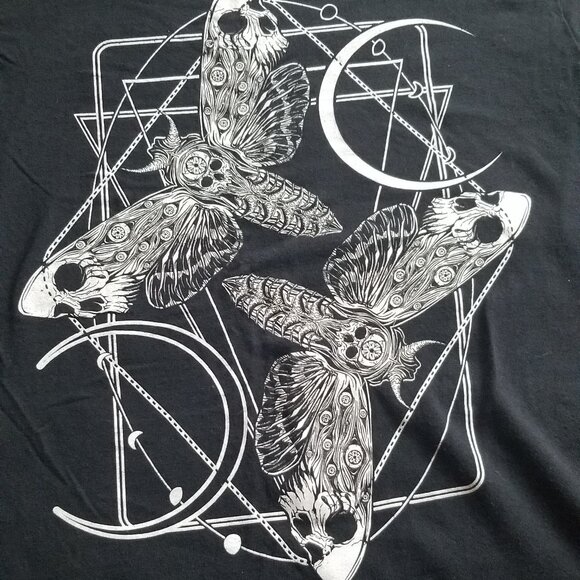 Death head moth tshirt - Picture 2 of 3
